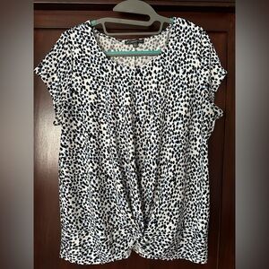 Adrianna Papell Animal Print short sleeve blouse. Sz. M